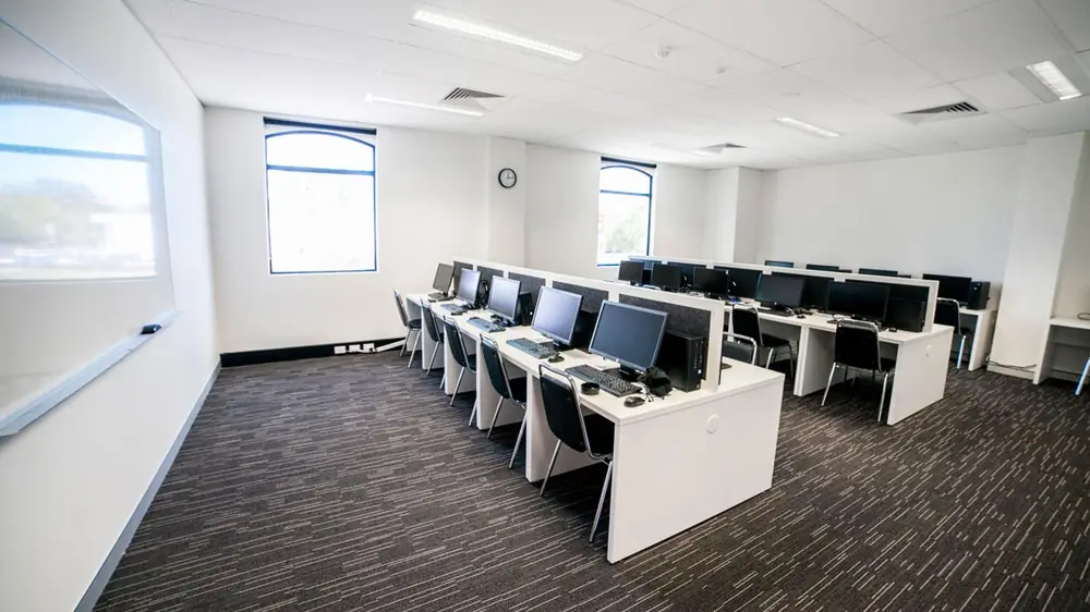 Language Links - Education & Training College