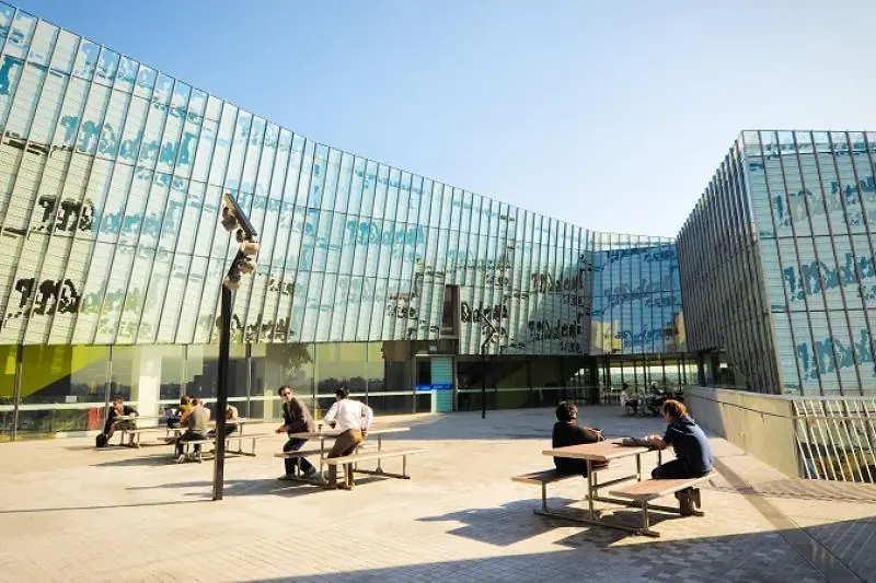 Victoria University - Brisbane
